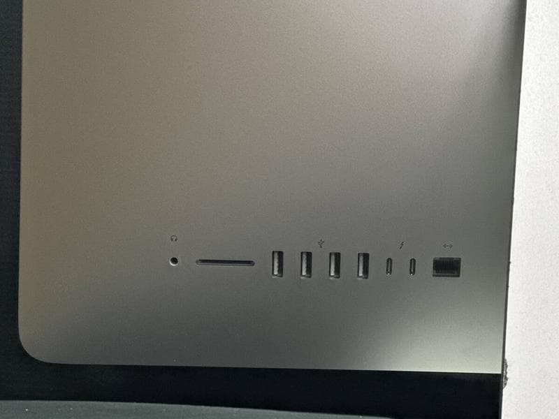 良品/Apple 21.5 iMac i5 7世代/FusinDrive