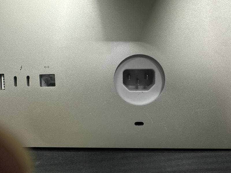 良品/Apple 21.5 iMac i5 7世代/FusinDrive