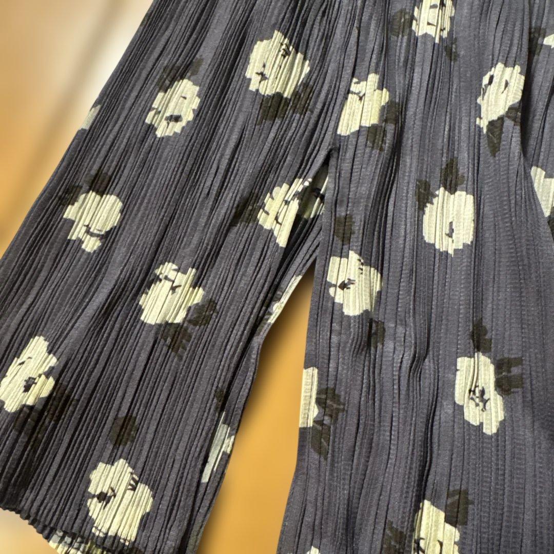 PLAYS PLEASE 花柄プリーツノースリーブチュニック