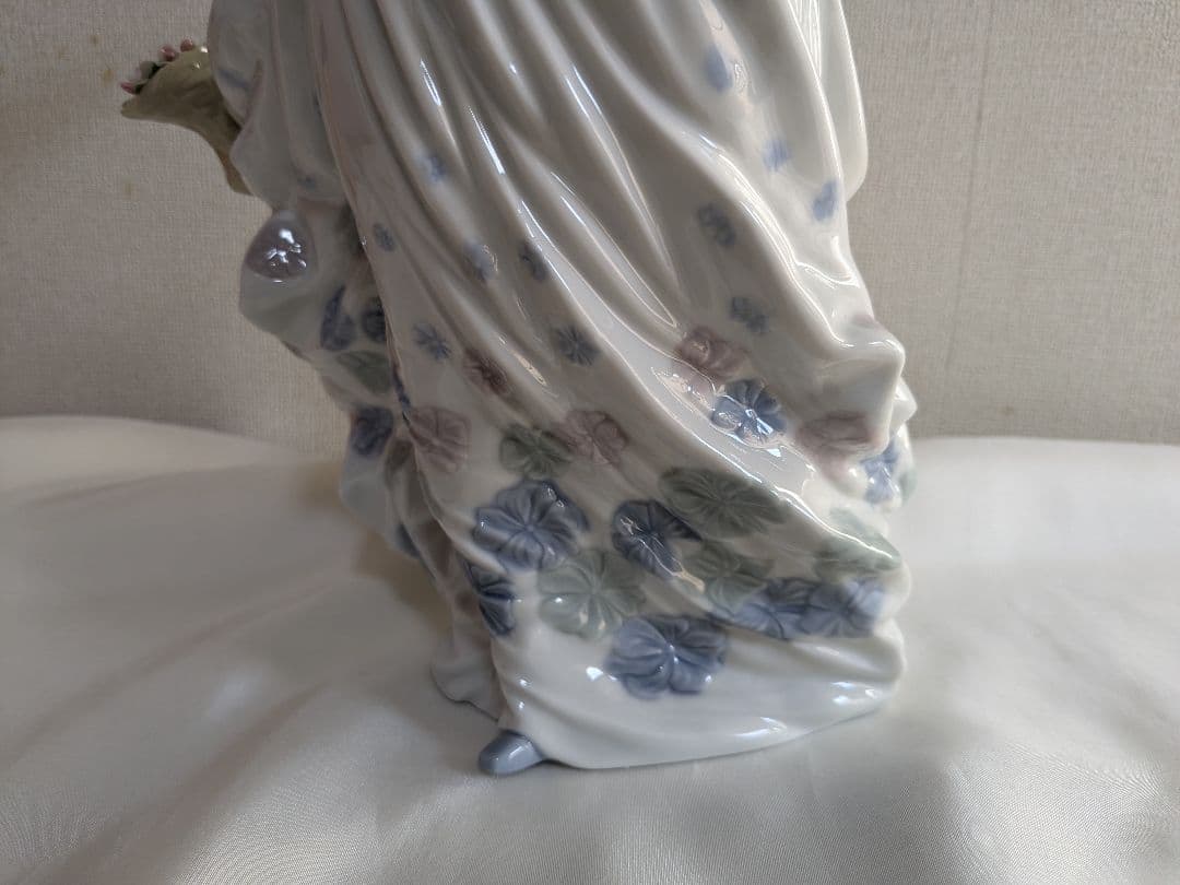 スペイン製 LLADRO リヤドロ 5898 春の輝き 置物