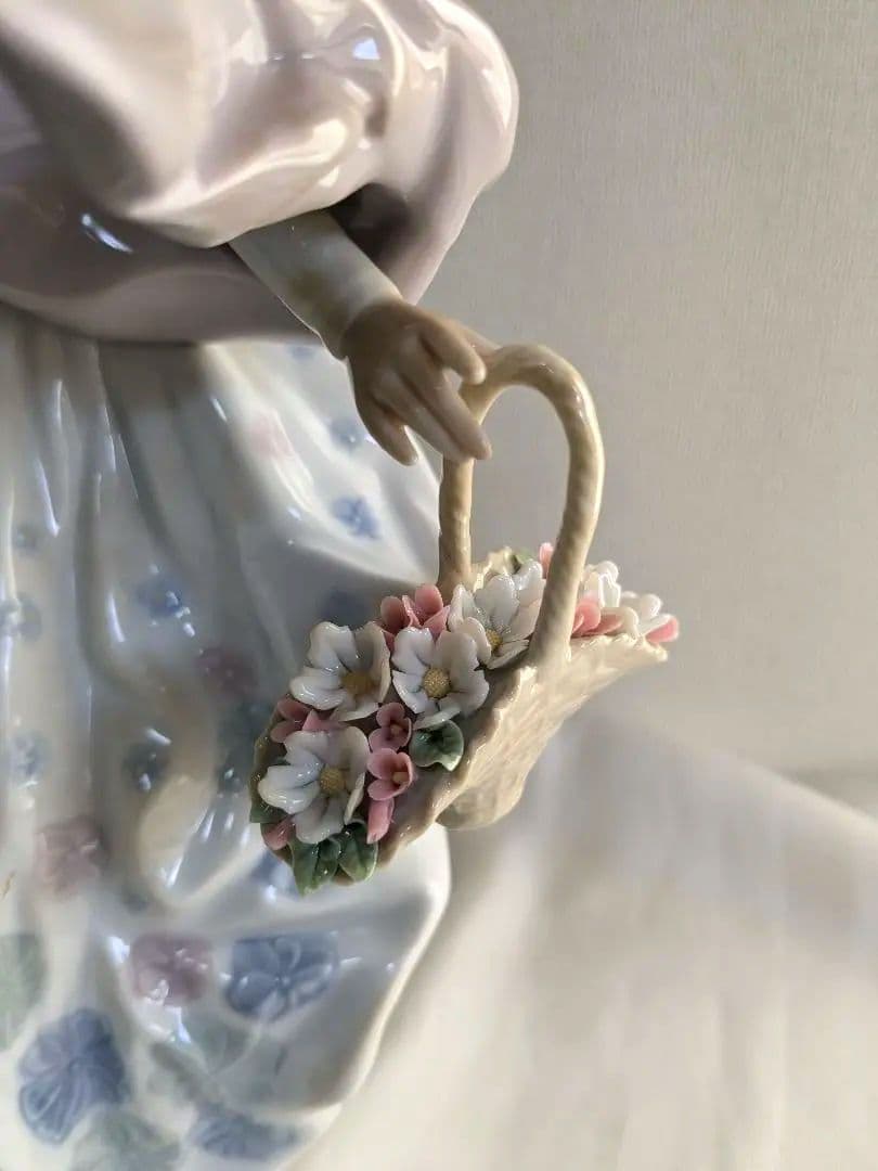 スペイン製 LLADRO リヤドロ 5898 春の輝き 置物