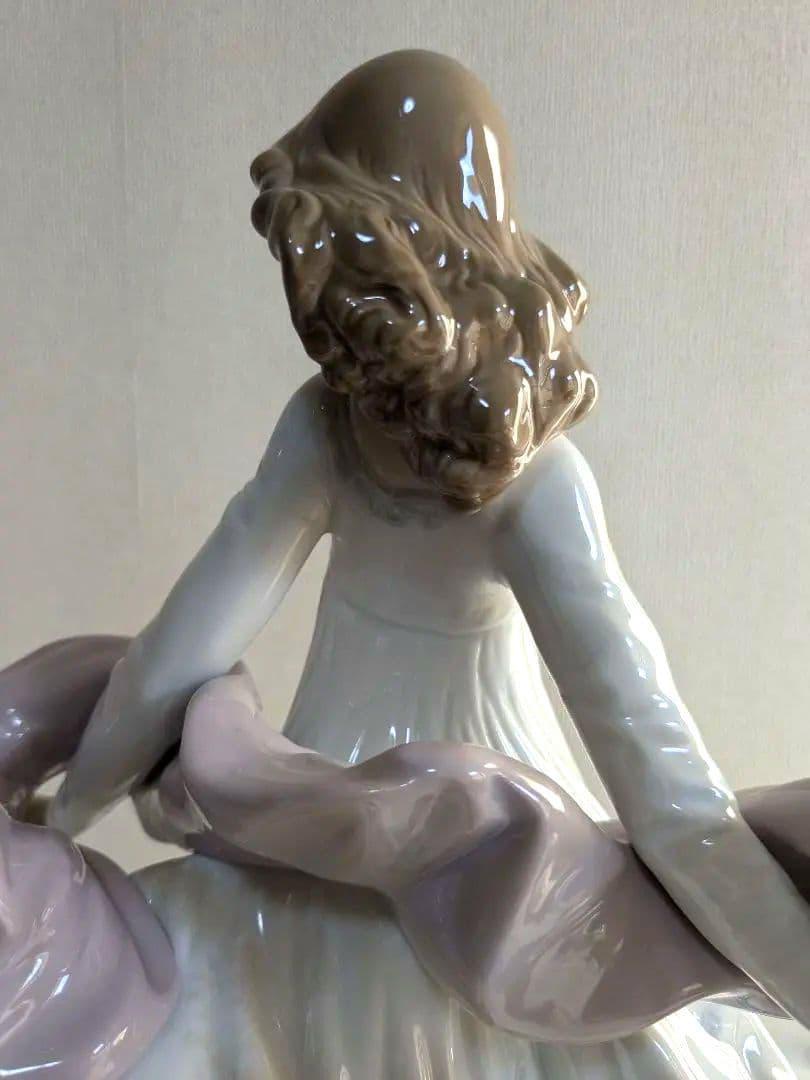 スペイン製 LLADRO リヤドロ 5898 春の輝き 置物