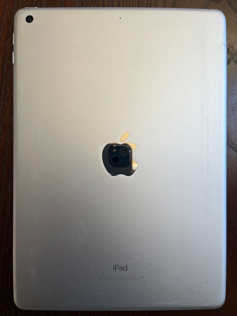 Apple iPad (第6世代) 32GB シルバー Wi-Fiモデル