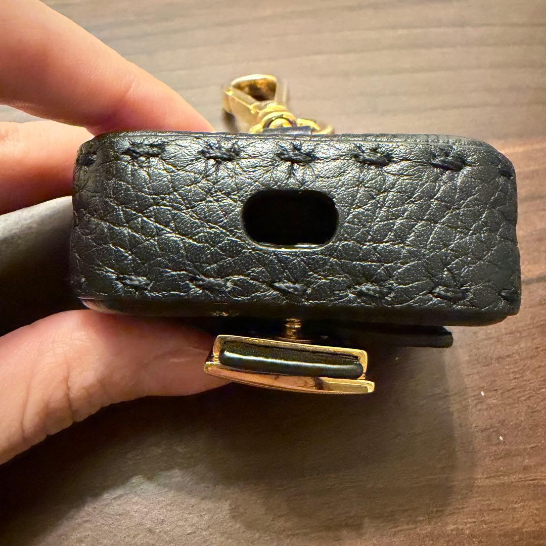 FENDIフェンディ バケットチャーム AirPods イヤホンケース