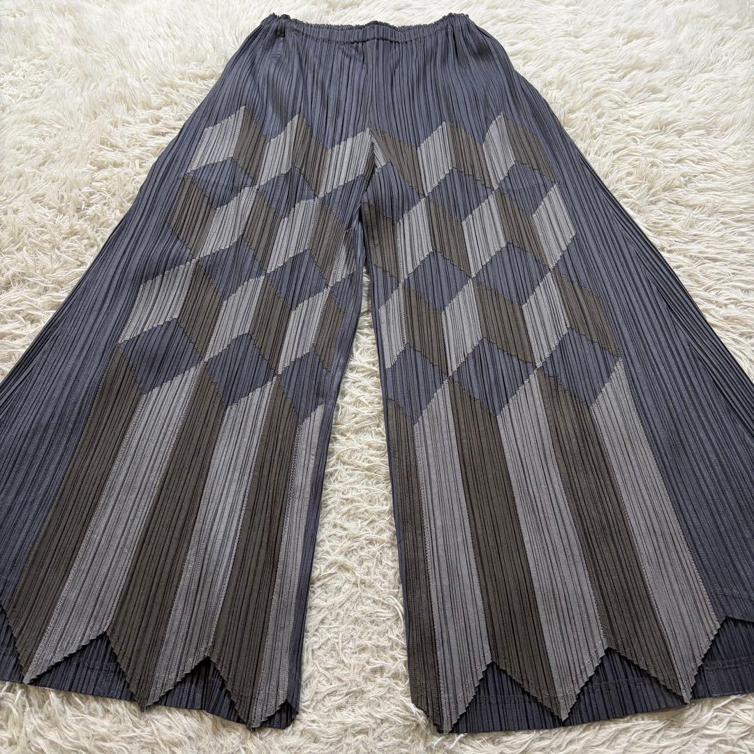 美品■プリーツプリーズ　ワイドパンツ　ガウチョ　総柄　グレー　サイズ3