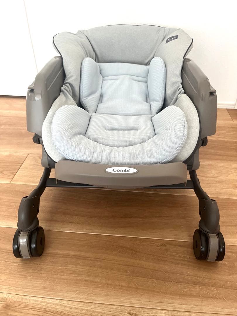 コンビ ネムリラ AUTO SWING 電動　ハイローチェア