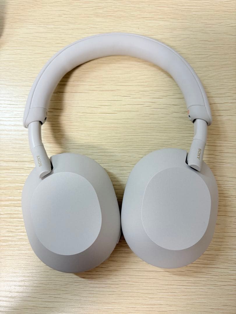 ワイヤレスヘッドホン WH-1000XM5 シルバー専用ケース付き