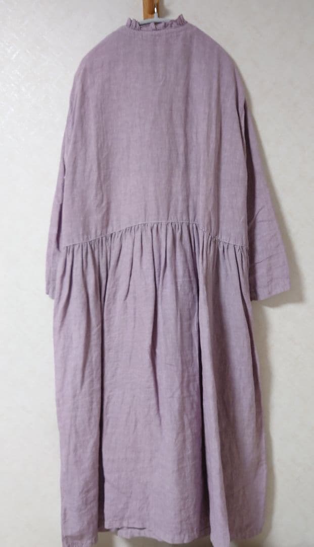 ネストローブ　リネン天然染めフリル使いワンピース　バラ染め