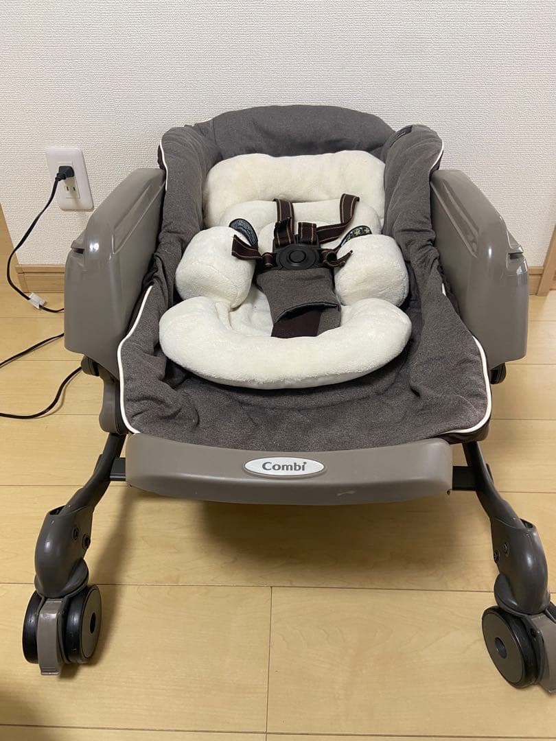 コンビ　ハイ&ロースウィングラックネムリラ　AUTO SWING BEDi EG