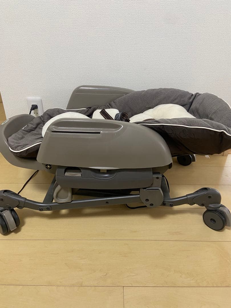 コンビ　ハイ&ロースウィングラックネムリラ　AUTO SWING BEDi EG