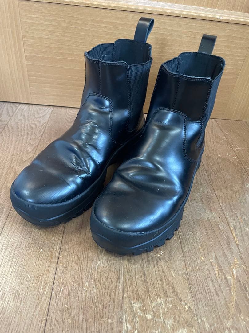 ZARA Vibramソール　サイドゴアブーツ