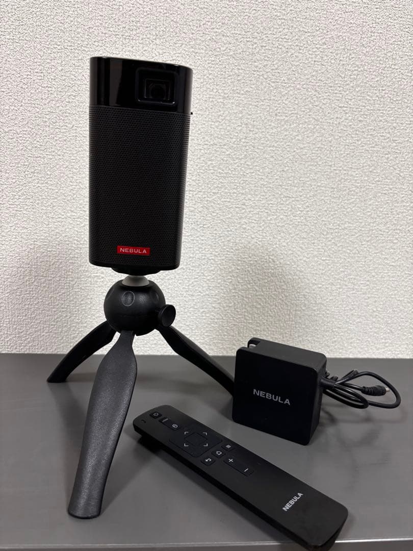 新春SALE‼️NEBULA プロジェクター本体(リモコン/充電器有)+三脚セット