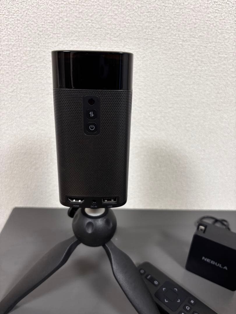 新春SALE‼️NEBULA プロジェクター本体(リモコン/充電器有)+三脚セット