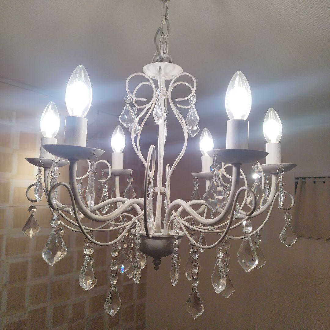 本日限定値下げ　ホワイトシャンデリア 6灯 クリスタルビーズ