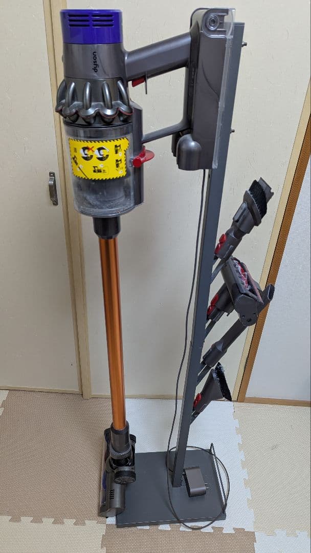 SV12 コードレス掃除機 ダイソン　スタンド付き