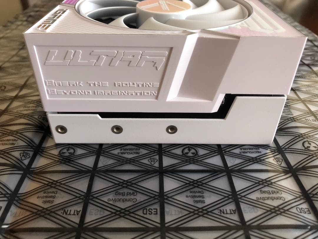 り*た様 【美品 動作確認済み】GeForce RTX 4070 Ti SUPE