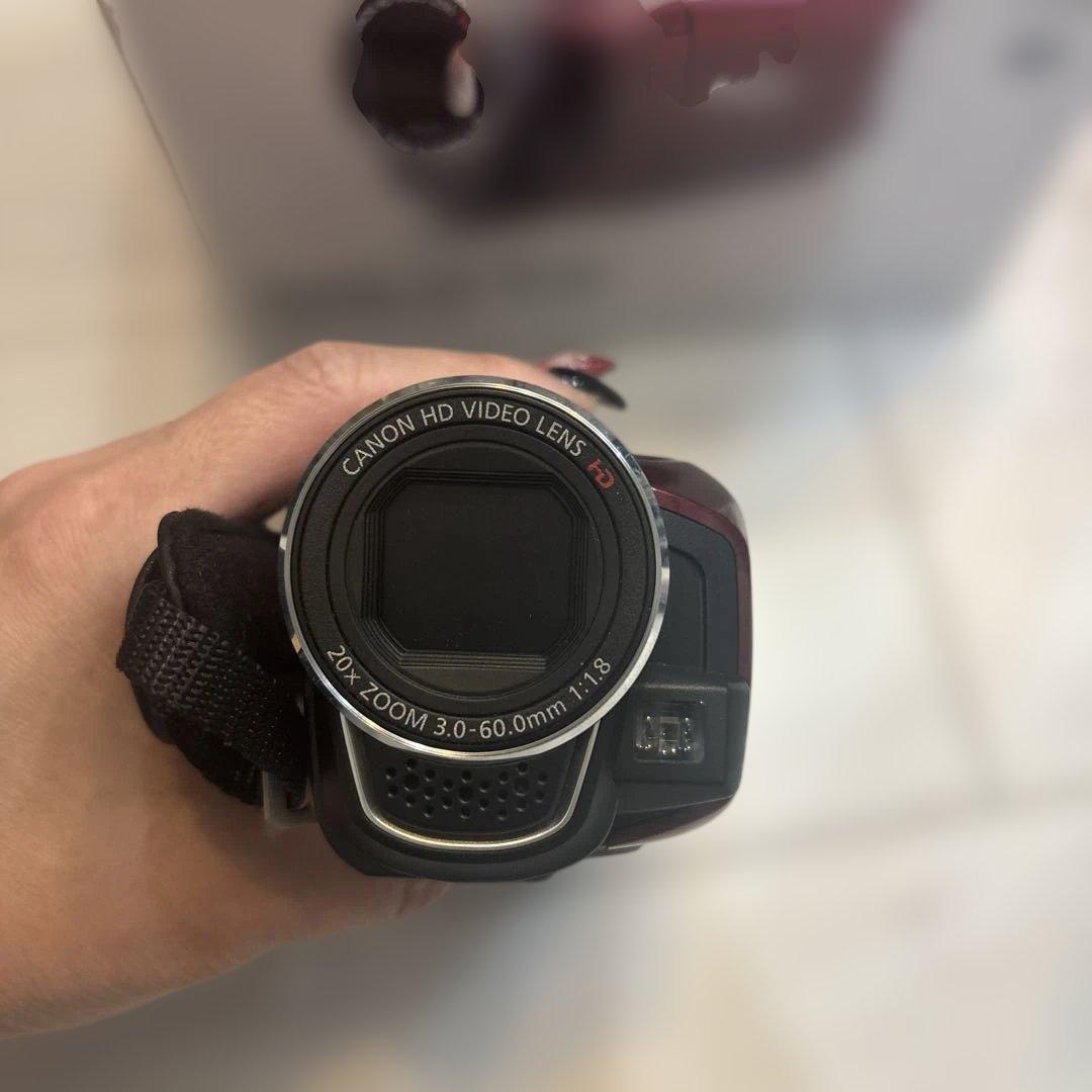 【Canon iVIS HF R10】付属品全て有り、持ち運びポーチ、三脚付き