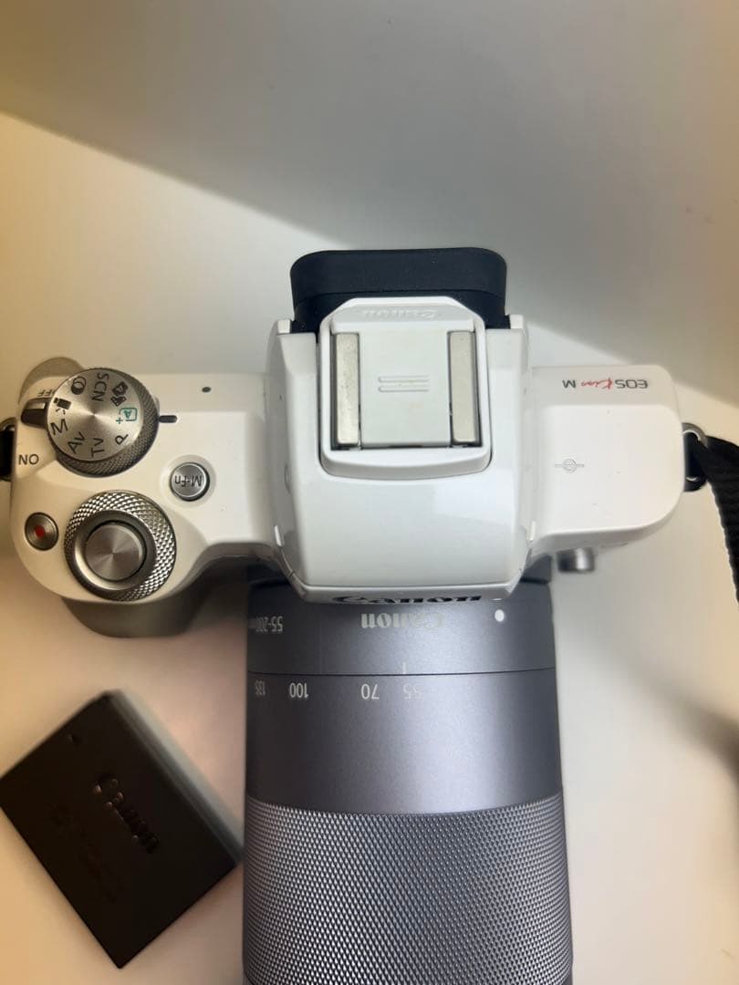 Canon EOS Kiss Mミラーレスカメラ　一眼レフ