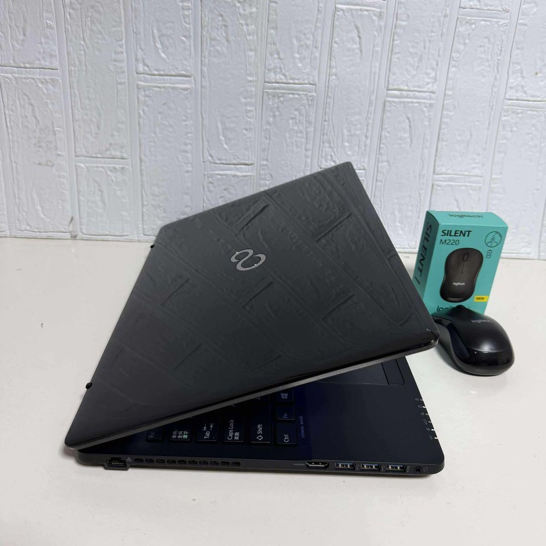 Windows11 オフィス付き　WebカメラSSD メモリ8GB 美品　富士通