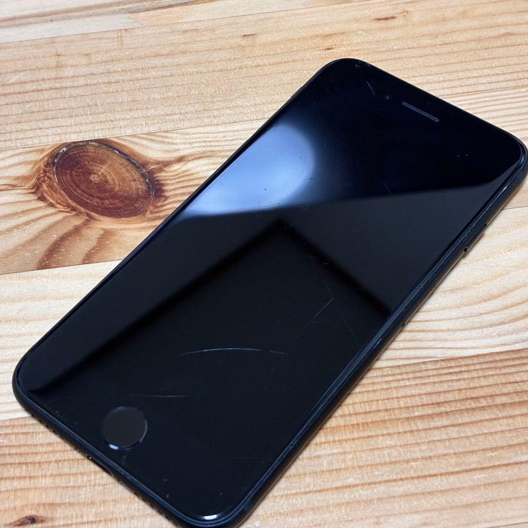 バッテリー新品　iPhoneSE第3世代64GB SIMフリー yy17700e