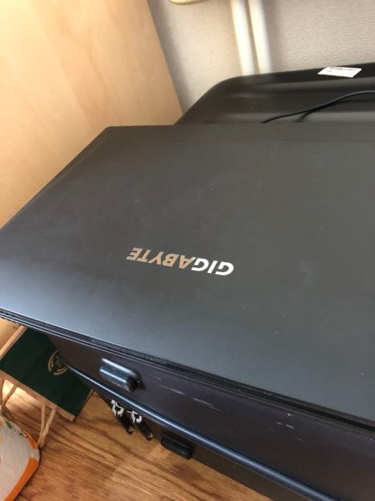 ギーガバイト GIGABYTE P27G