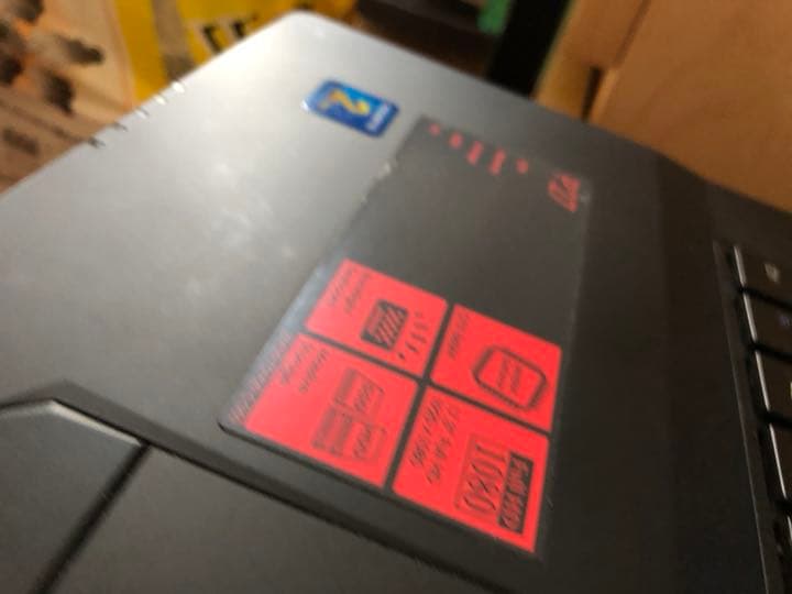 ギーガバイト GIGABYTE P27G