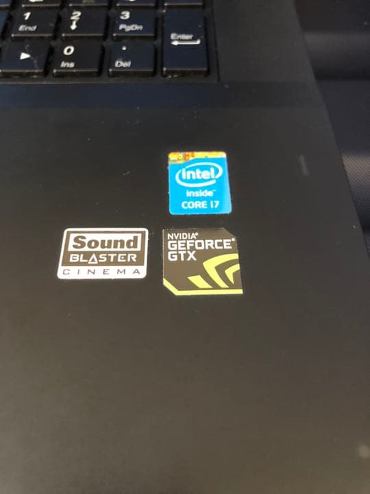 ギーガバイト GIGABYTE P27G