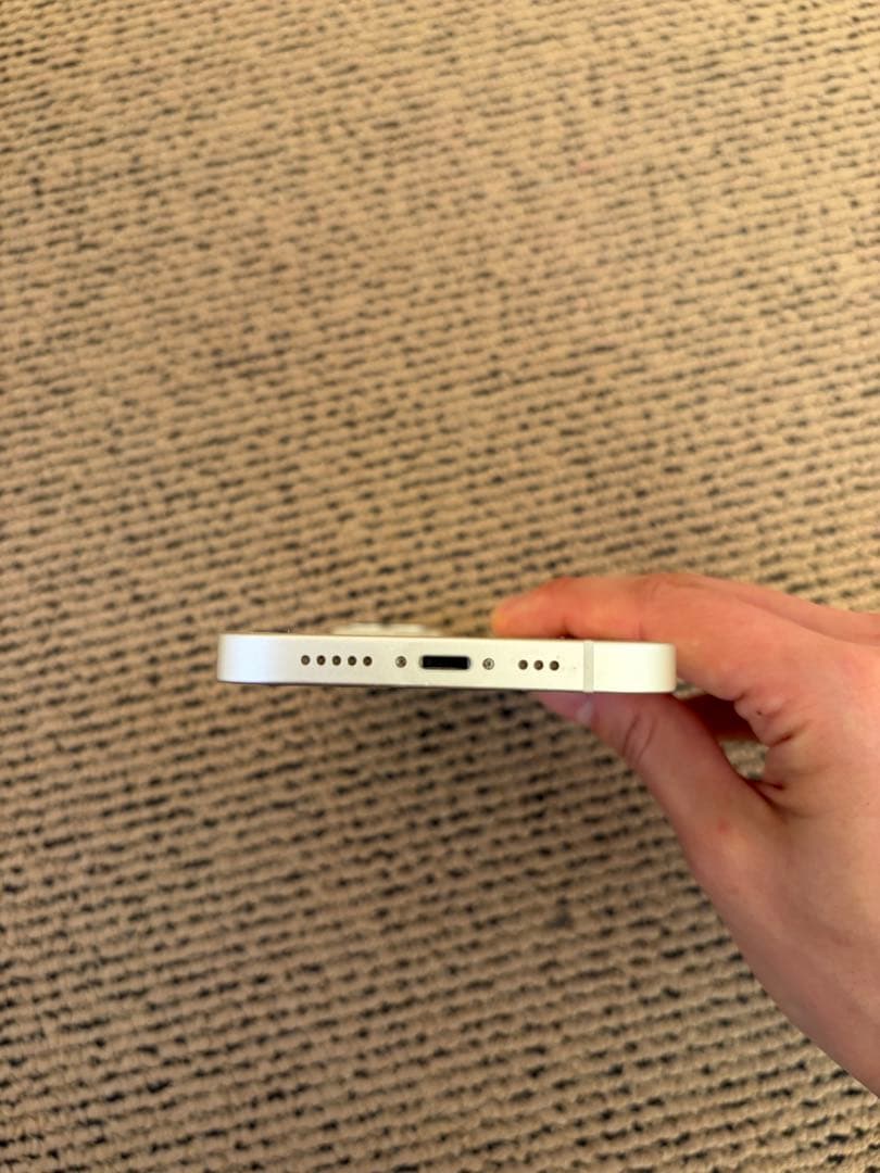 Apple iPhone 13 ホワイト 本体　256GB スターライト