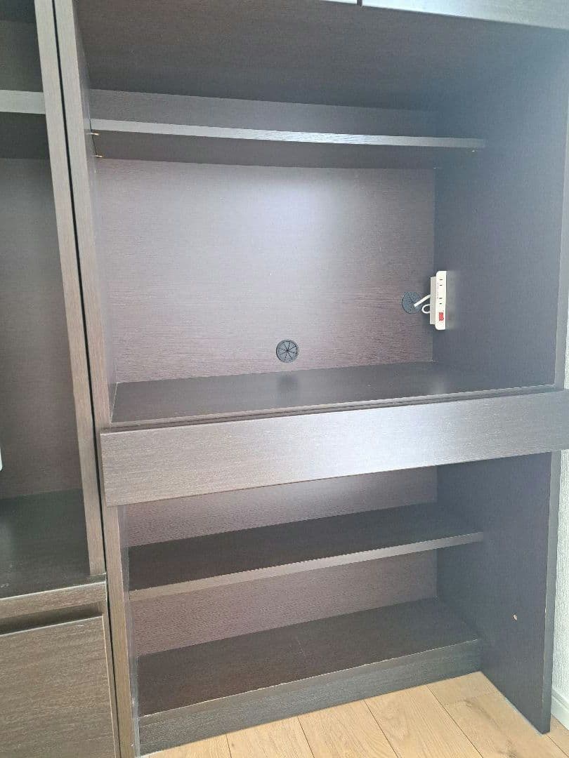 たっぷりテレビ壁面収納!⑥