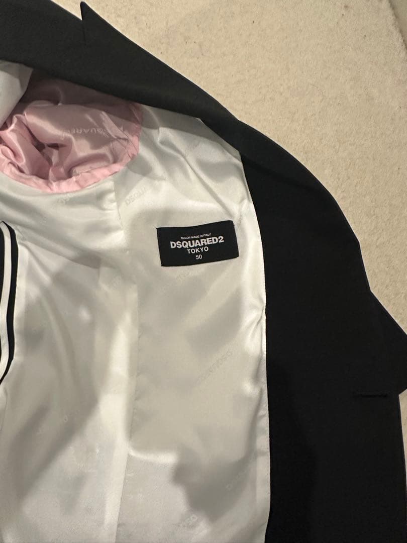 未使用に近い　DSQUARED2 スーツ サイズ50 ブラック
