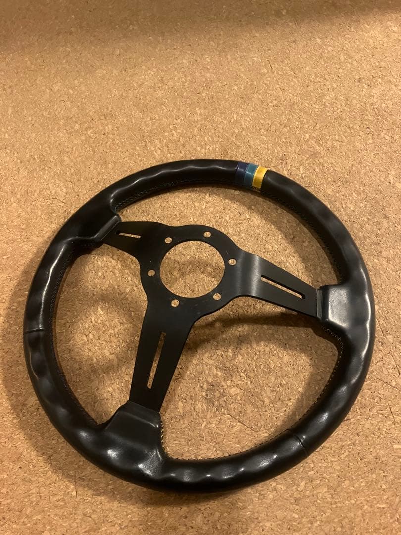 ナルディ　トラスト　グレッディ　スポーツステアリング