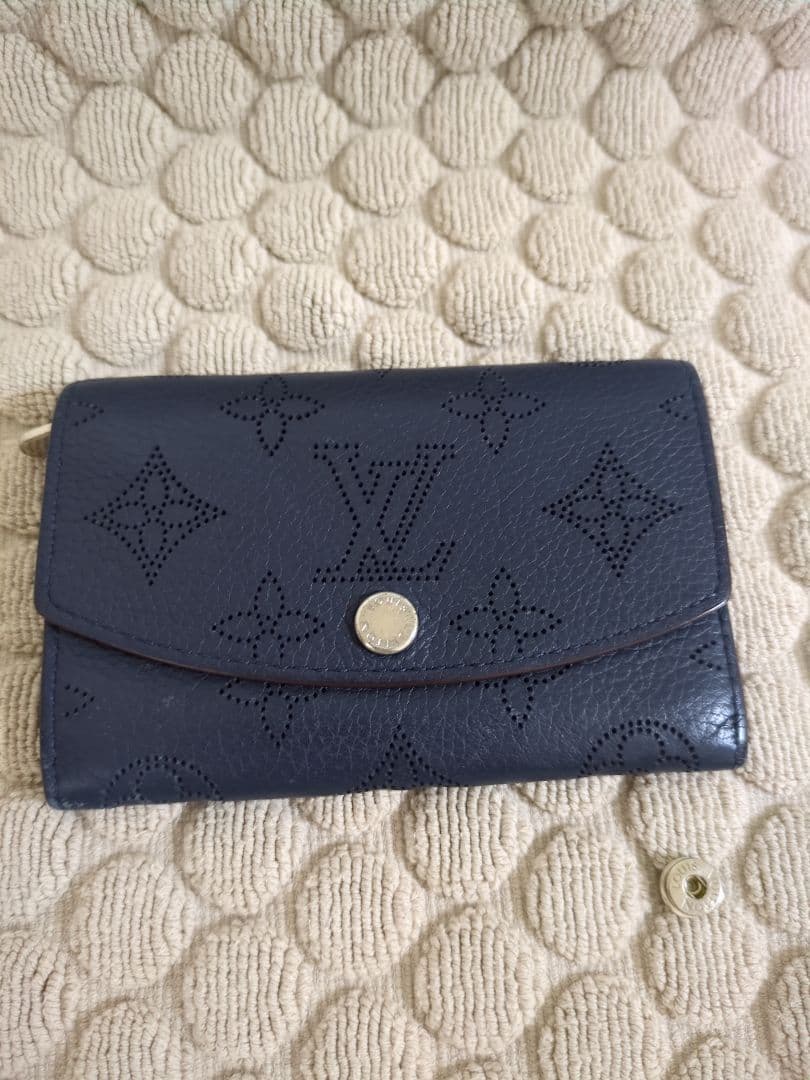 AYIS様ルイヴィトン　マヒナポルトモネ　アナエ　ケース ※ボタン破損あり