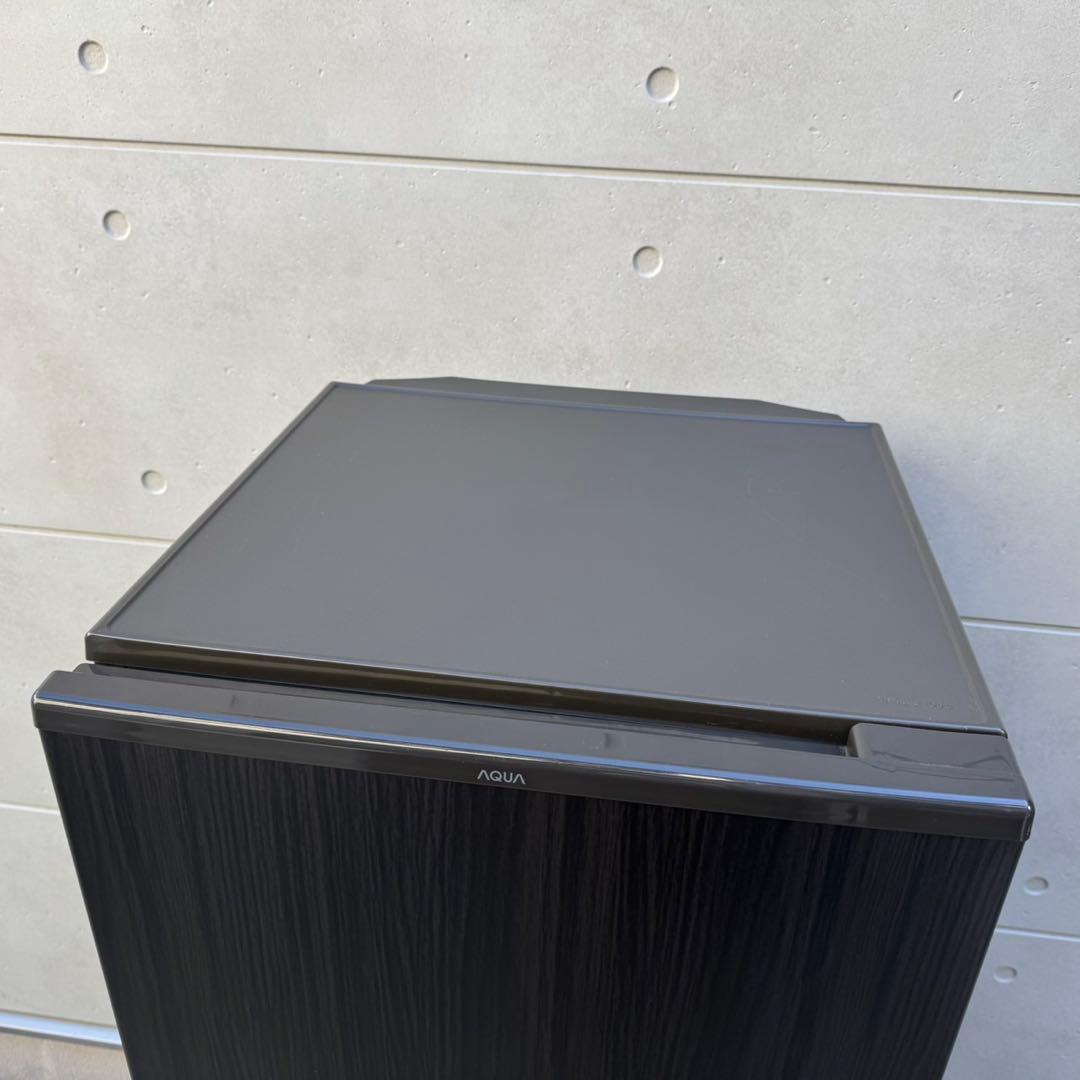 118⭐️2022年製美品★アクア冷蔵庫　木目　ブラウン　大型200L　一人暮らし