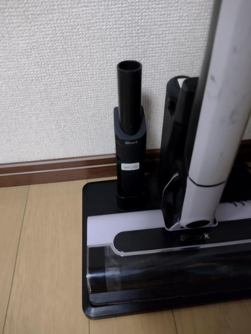 シャーク★コードレスクリーナー★CS300JWH★バッテリー新品と大差なし★