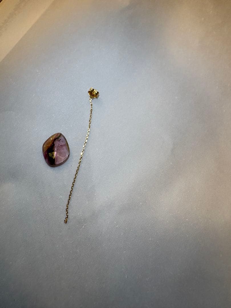 タイムセール！訳アリ美品！MONAKA フラットピアス 片耳用