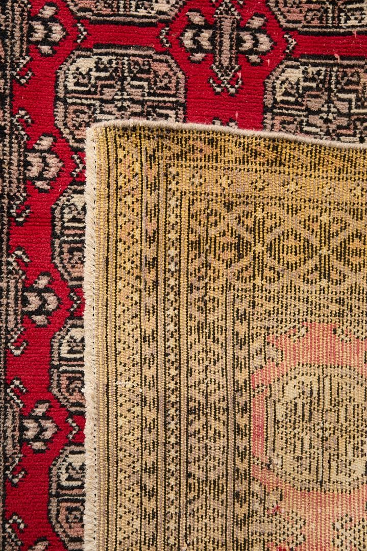 ヴィンテージラグ　トライバルラグ　パキスタン産（174×122cm）赤　ベージュ