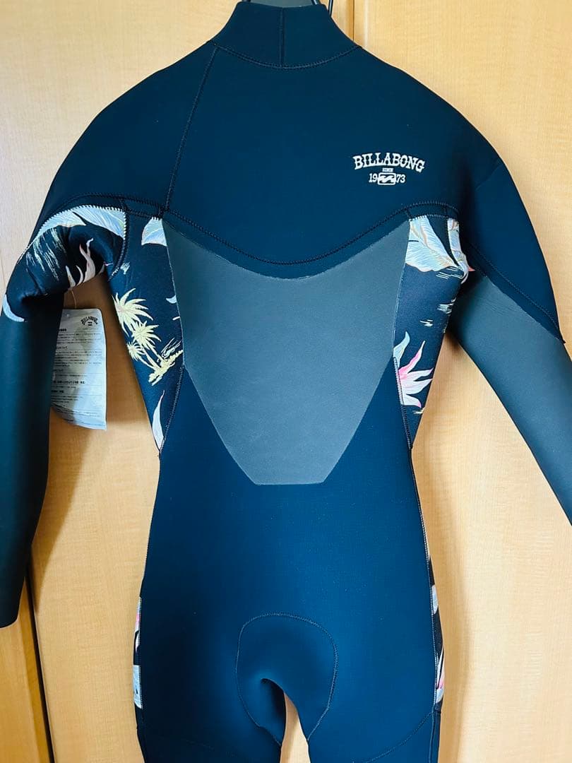 BILLABONG BB018-613 セミドライ　MLサイズ