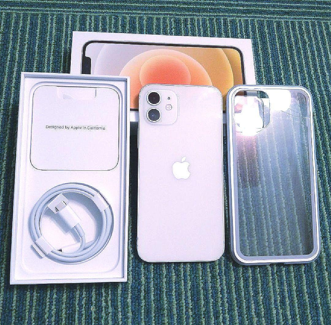 iPhone 12 64GB ホワイト docomo　SIMロックあり