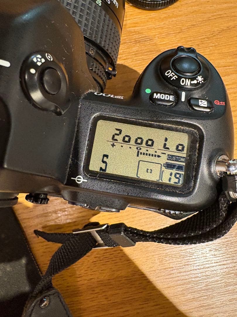 Nikon F100 一眼レフ フィルムカメラ