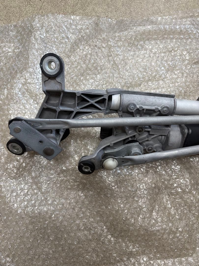 レガシィbp5 ツーリングワゴン　フロントワイパーモーター