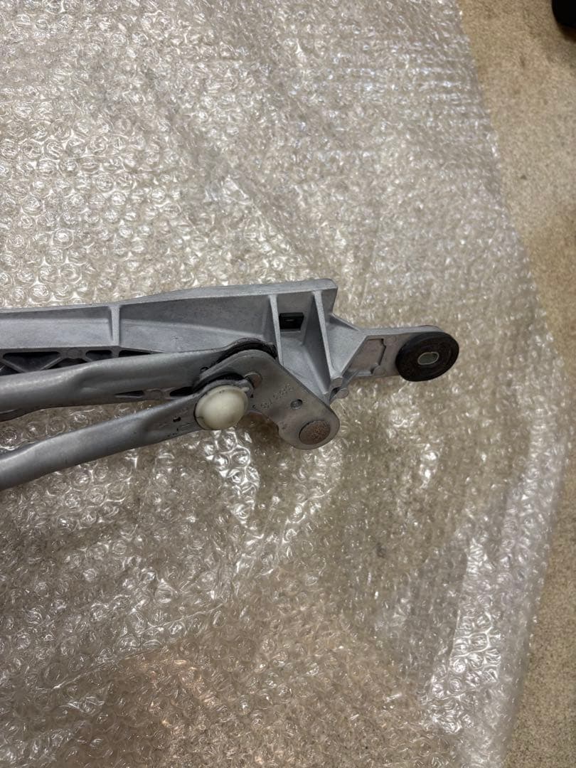 レガシィbp5 ツーリングワゴン　フロントワイパーモーター