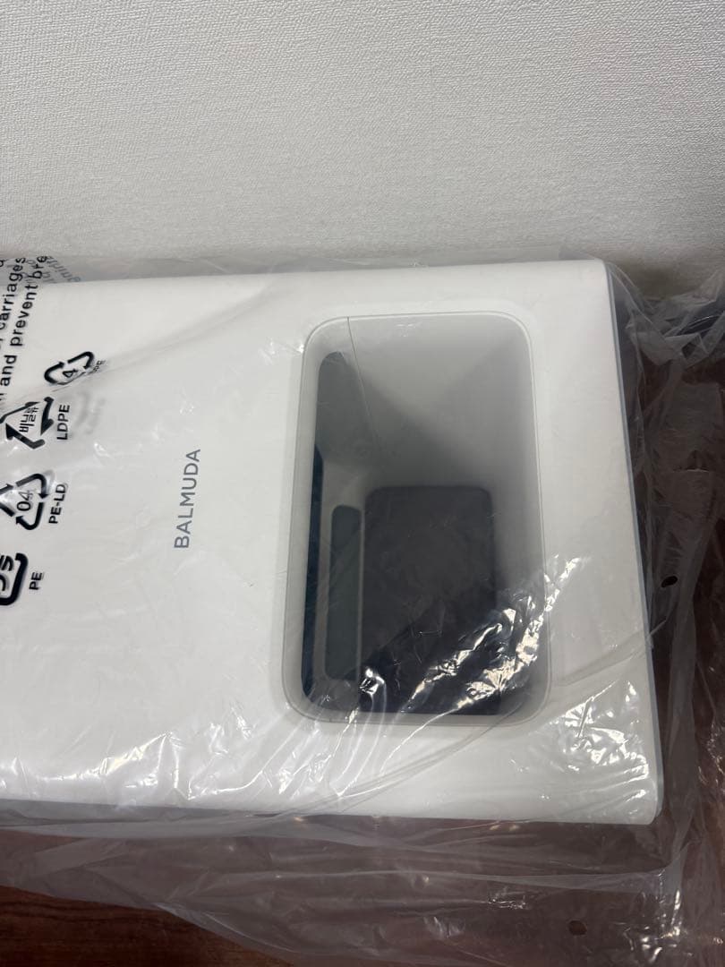 【未使用品】BALMUDA The Pure空気清浄機 A01A-WH ホワイト