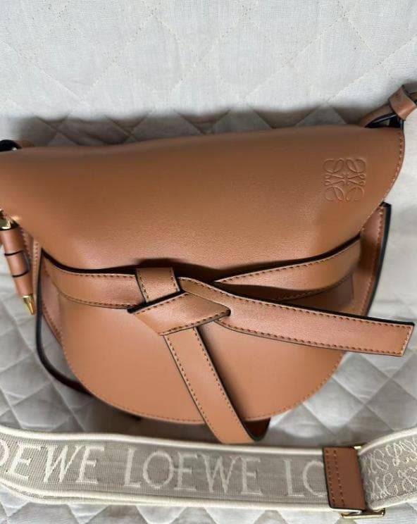 美品 LOEWE ショルダーバッグ