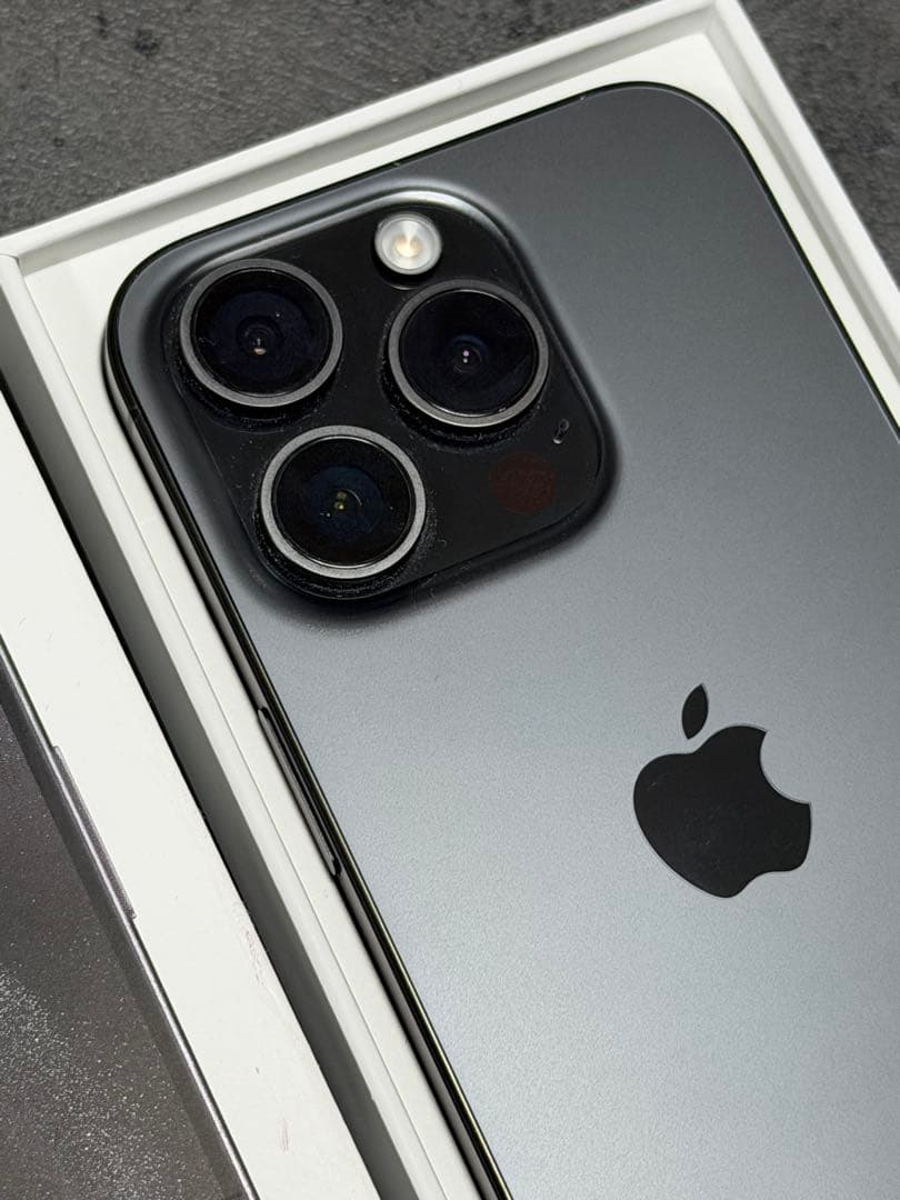 【1/15まで】iPhone15 Pro 128GB ブラックチタニウム