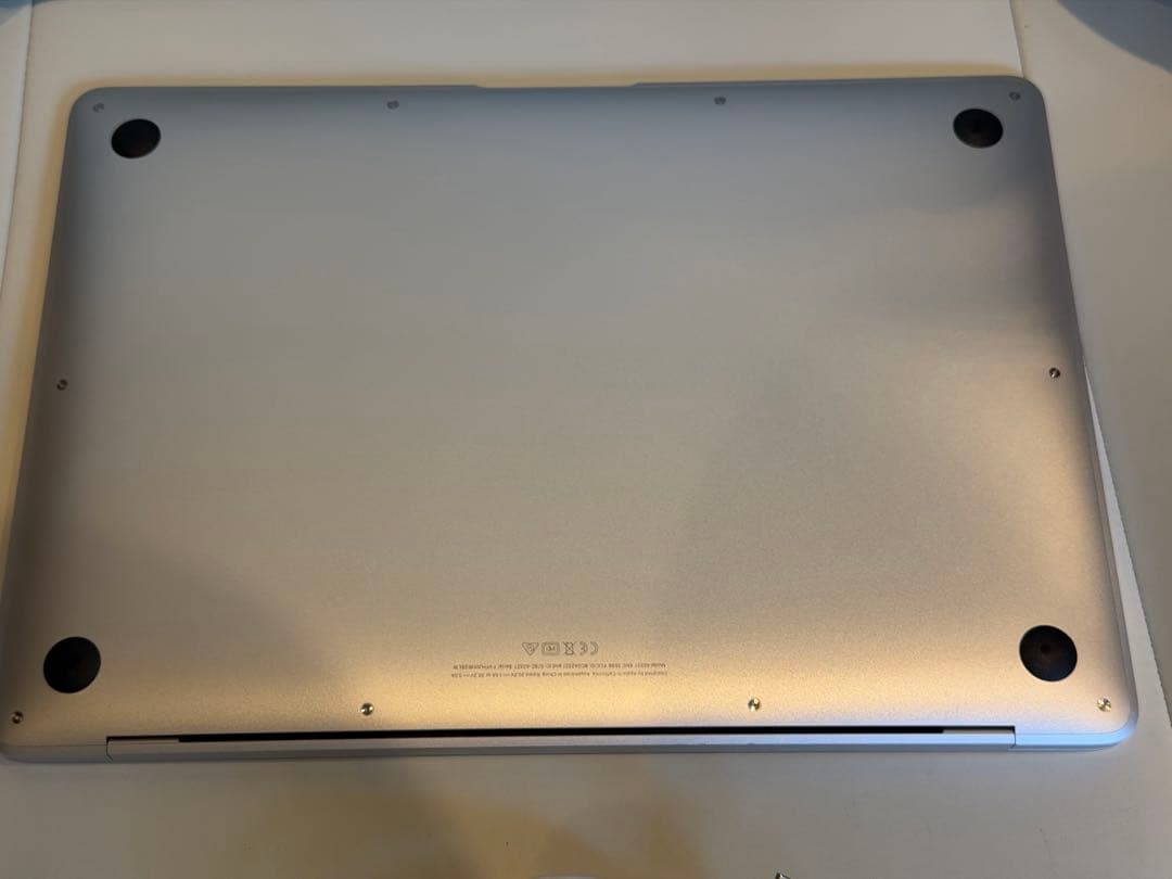 Apple MacBook Air (M1, 2020) シルバーUS
