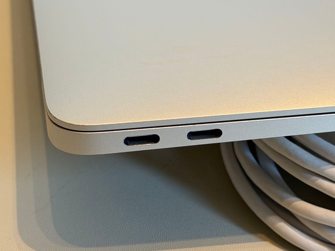 Apple MacBook Air (M1, 2020) シルバーUS