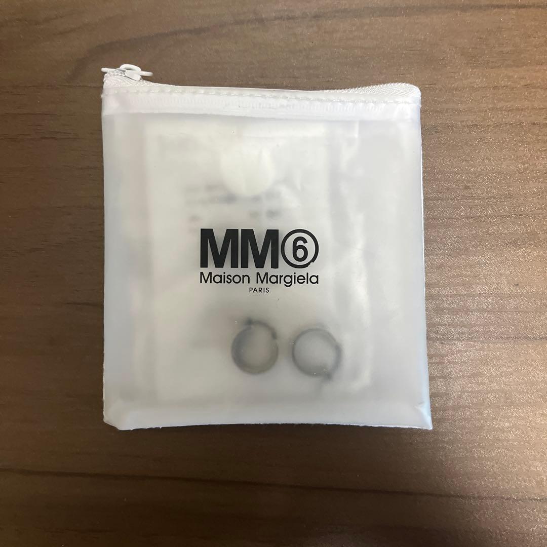 MM6 ピアス