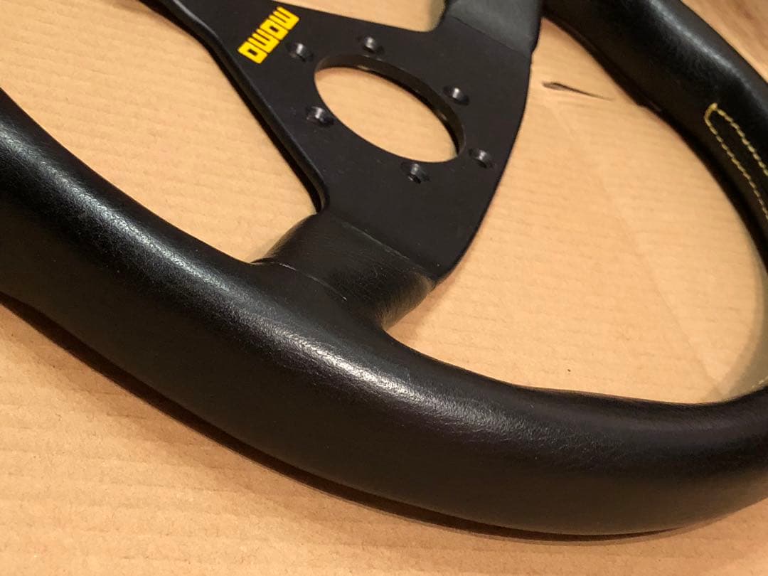 希少　MOMO ステアリング ヴェローチェレーシング D型 タイプ