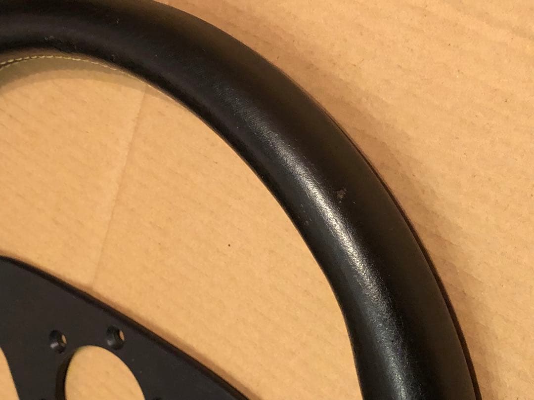 希少　MOMO ステアリング ヴェローチェレーシング D型 タイプ