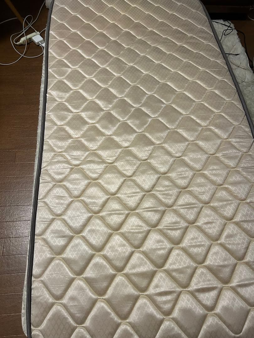 シングル コンセント付きベッドフレーム ブラウン＋マットレス付き